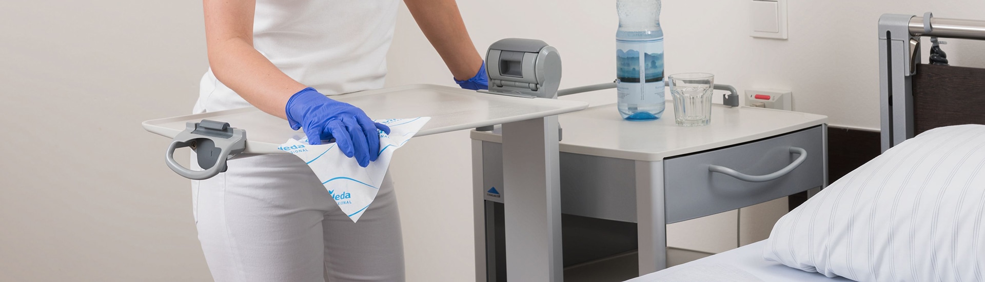 microfibre_single_use_nurse.jpg microfibre_single_use_nurse.jpg
